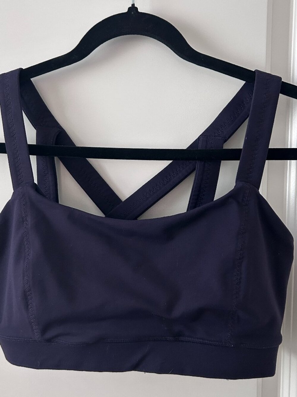 Lululemon Cross back Wide Strap Sport Bra size Medium